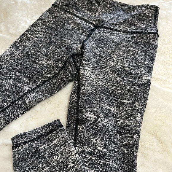 Lululemon Raw Edge Legging - Picture 3 of 10